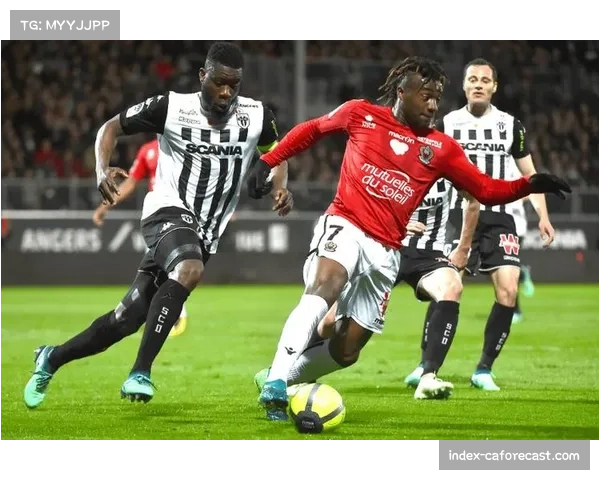 斯特拉斯堡与洛里昂互交白卷 法甲中游球队陷入平局怪圈